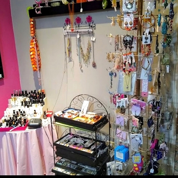 Hello Kitty Layered Earrings - Picture 13 of 14